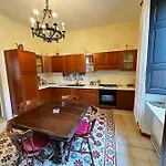 Elegante Nel Cuore Del Barocco Apartment