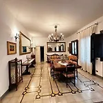 Elegante Nel Cuore Del Barocco Apartment