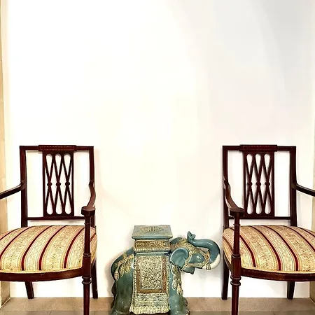 Elegante Nel Cuore Del Barocco Λέτσε